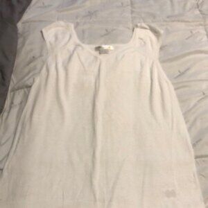 Old navy maternity white tank top size XL